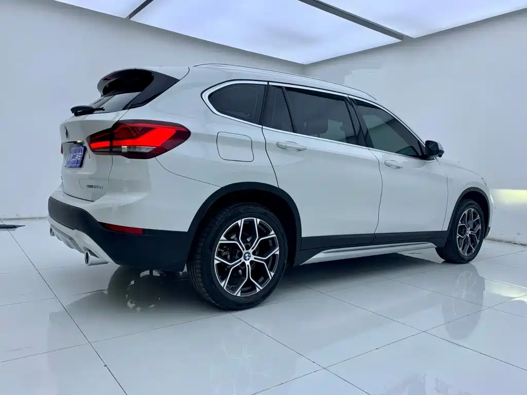 Фото 9 - BMW X1