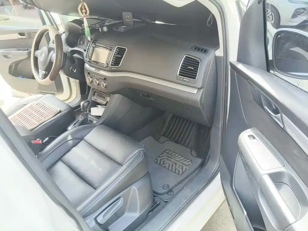 Photo 13 - Volkswagen Sharan