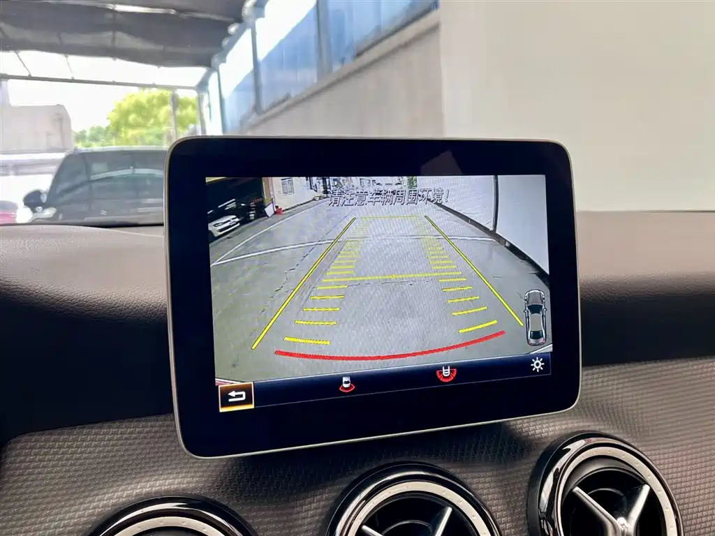 Mercedes-Benz GLA 2019 GLA 200 Dynamic фото 10