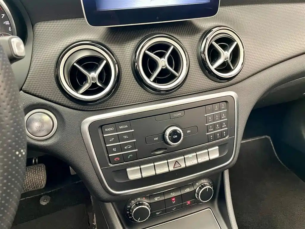 Mercedes-Benz GLA 2019 GLA 200 Dynamic фото 11
