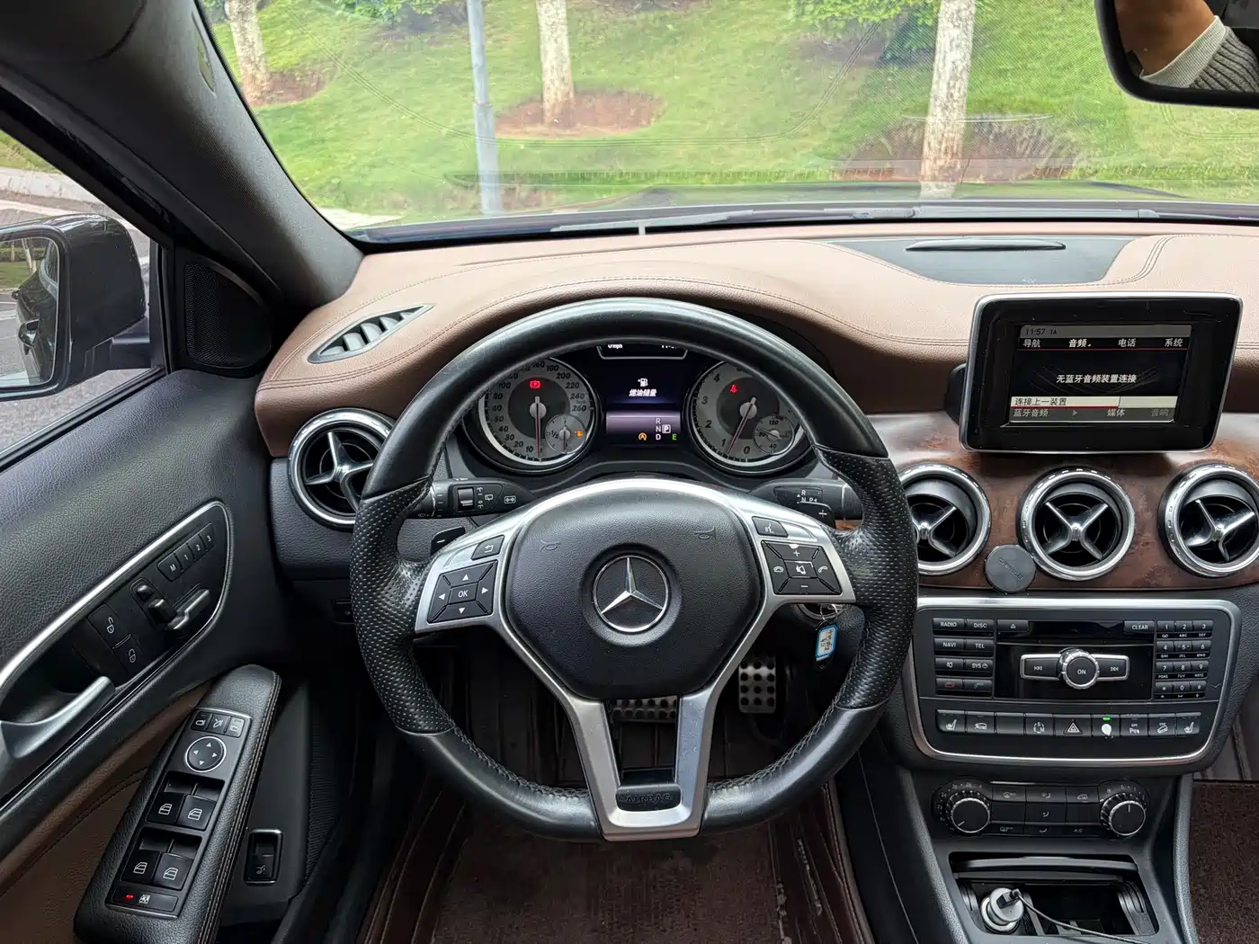 Mercedes-Benz GLA 2015 GLA 260 4MATIC Sport фото 12