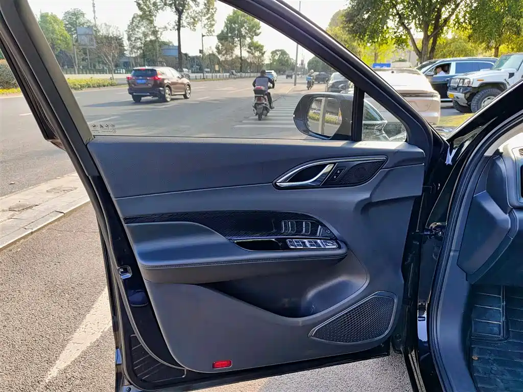 Hongqi HS3 2025 1.5T Aspiration Edition фото 6