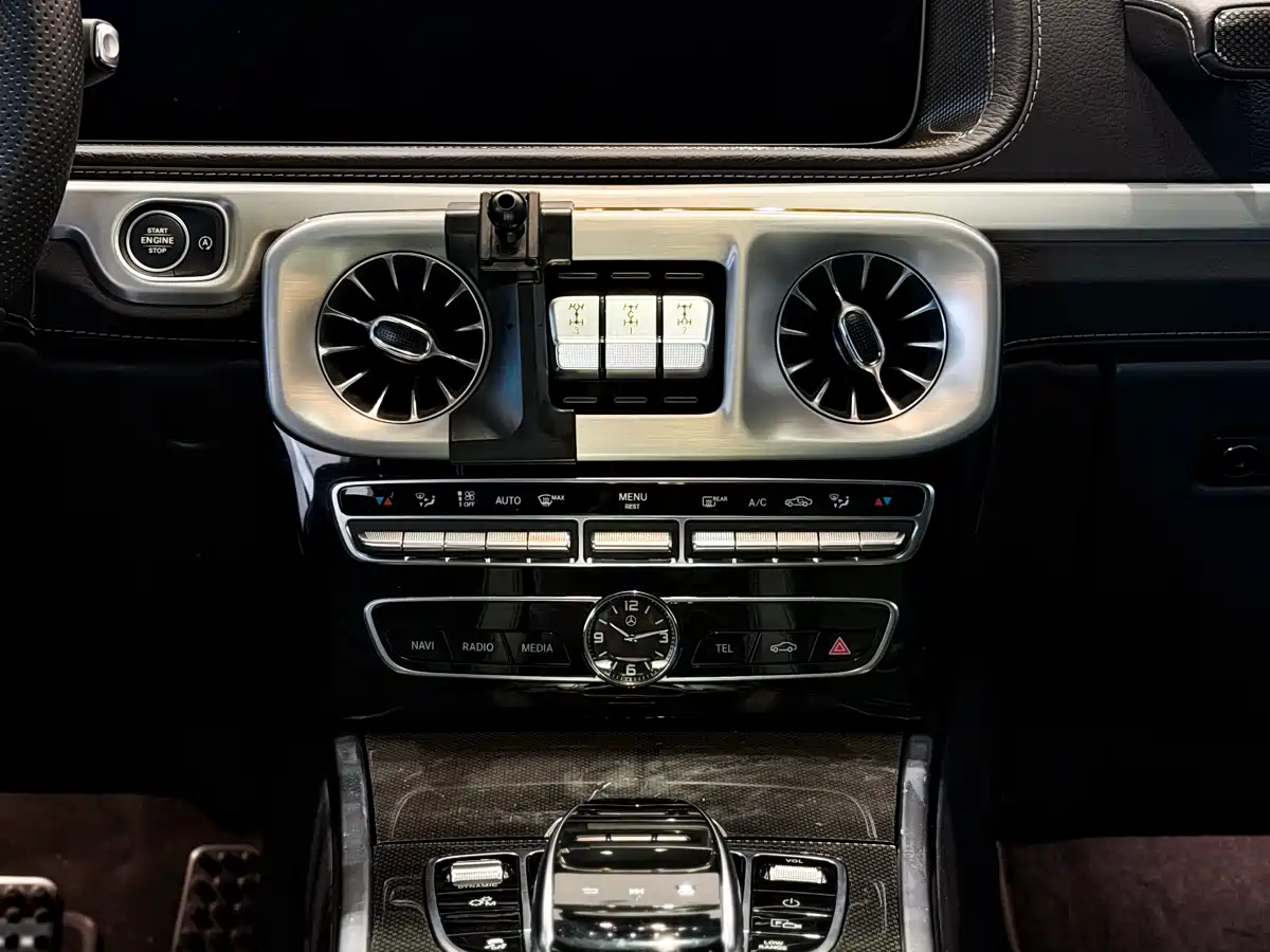 Mercedes-Benz G-Class 2024 G 500 фото 15