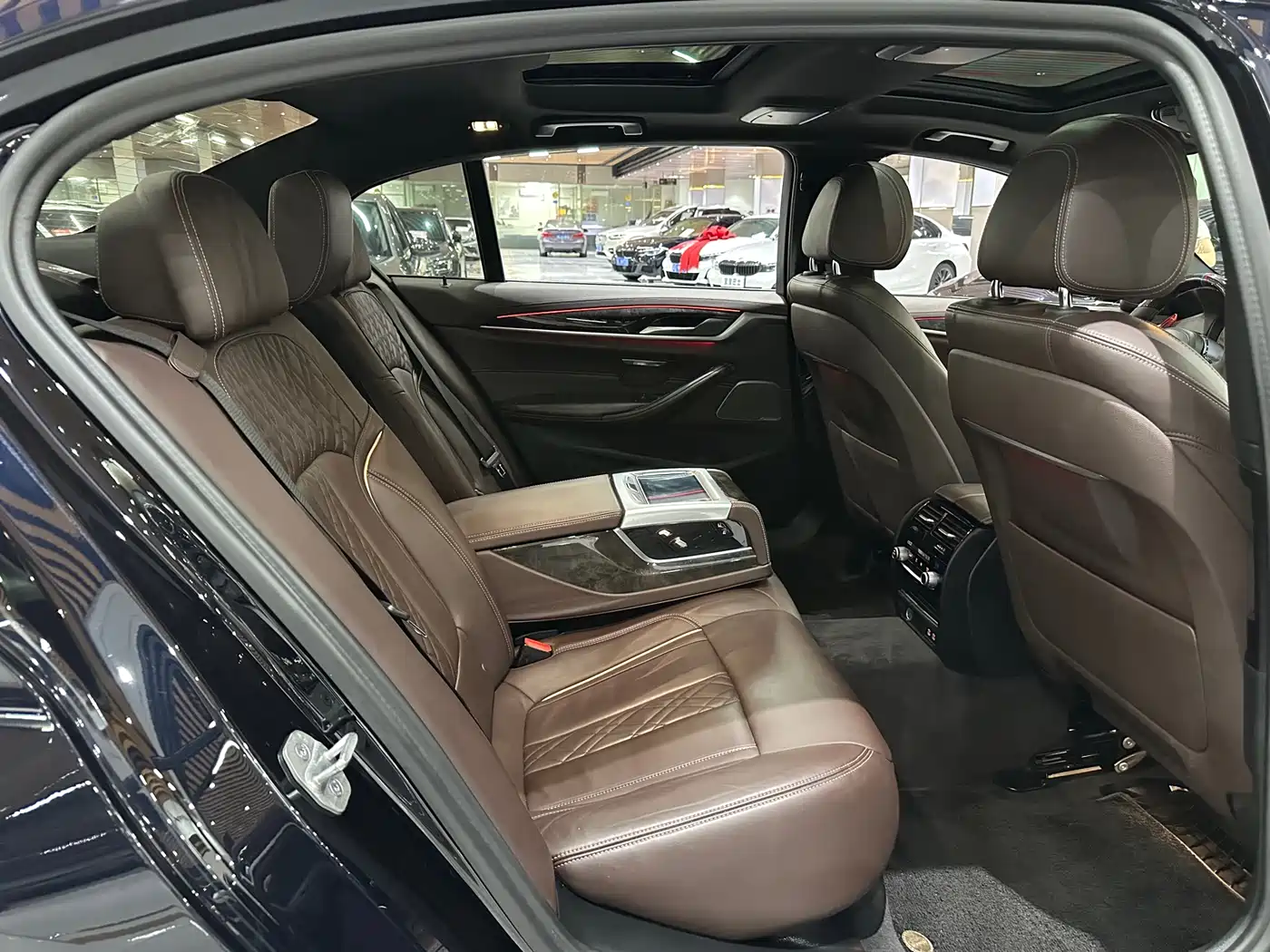 BMW 5 Series 2020 530Li Exclusive M Sport Package фото 10