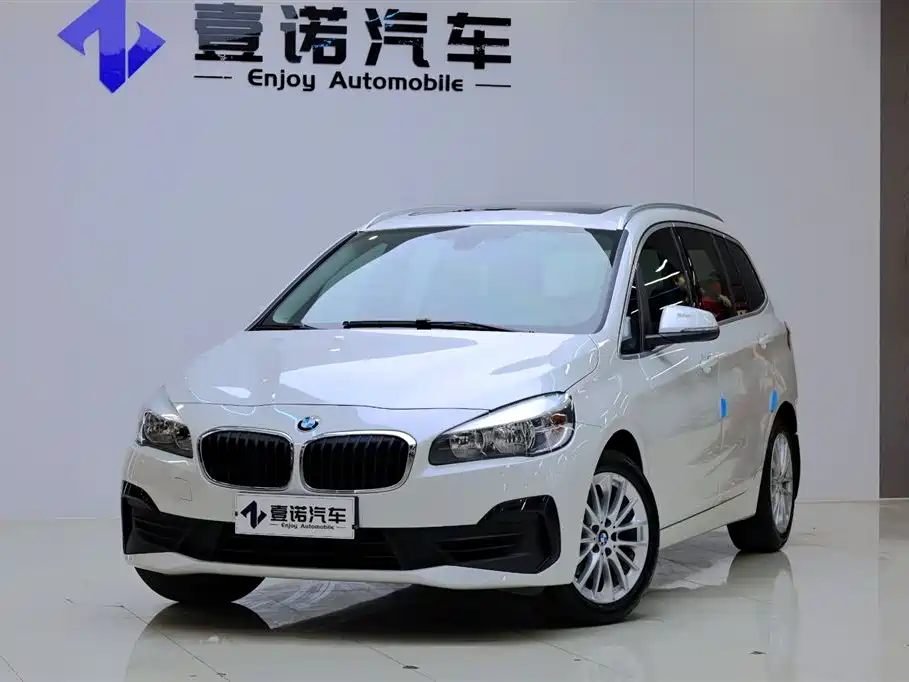 BMW 2 Series Gran Tourer 2019 220i Leading фото 9