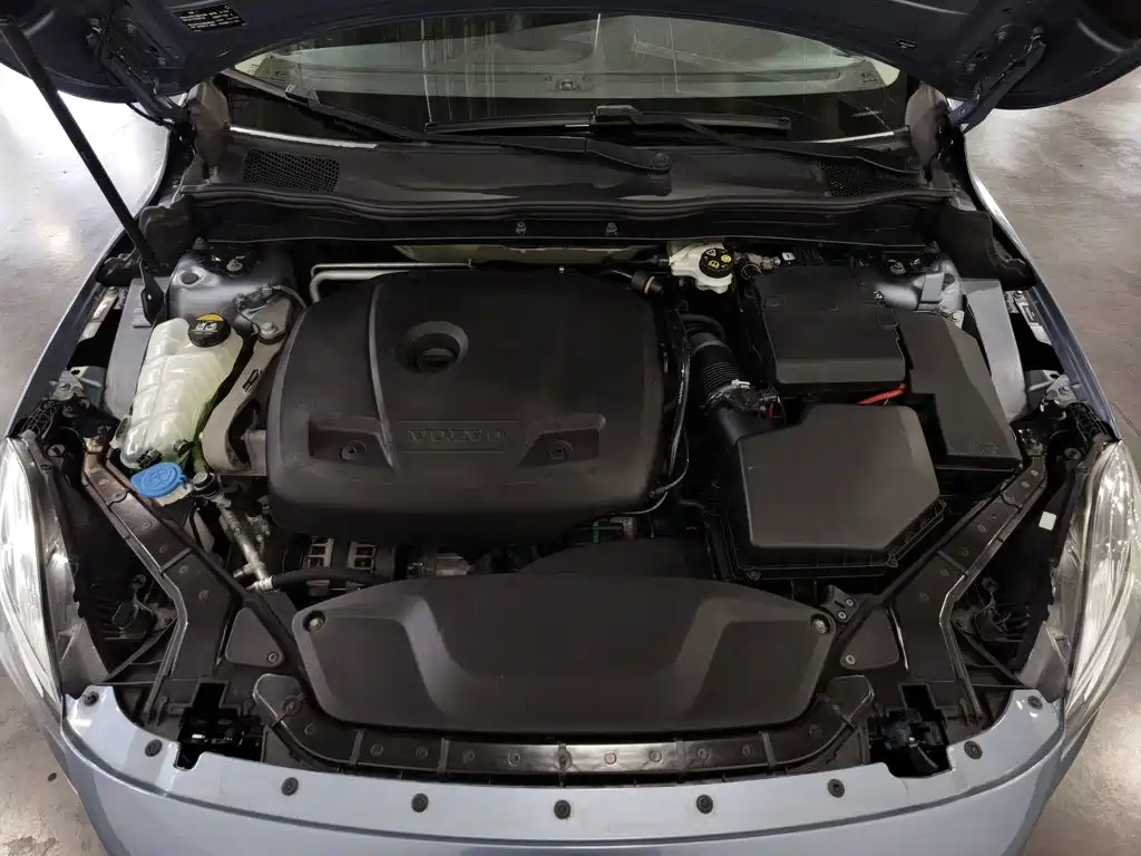 Volvo V40 2018 2018 T3 R-Design Edition