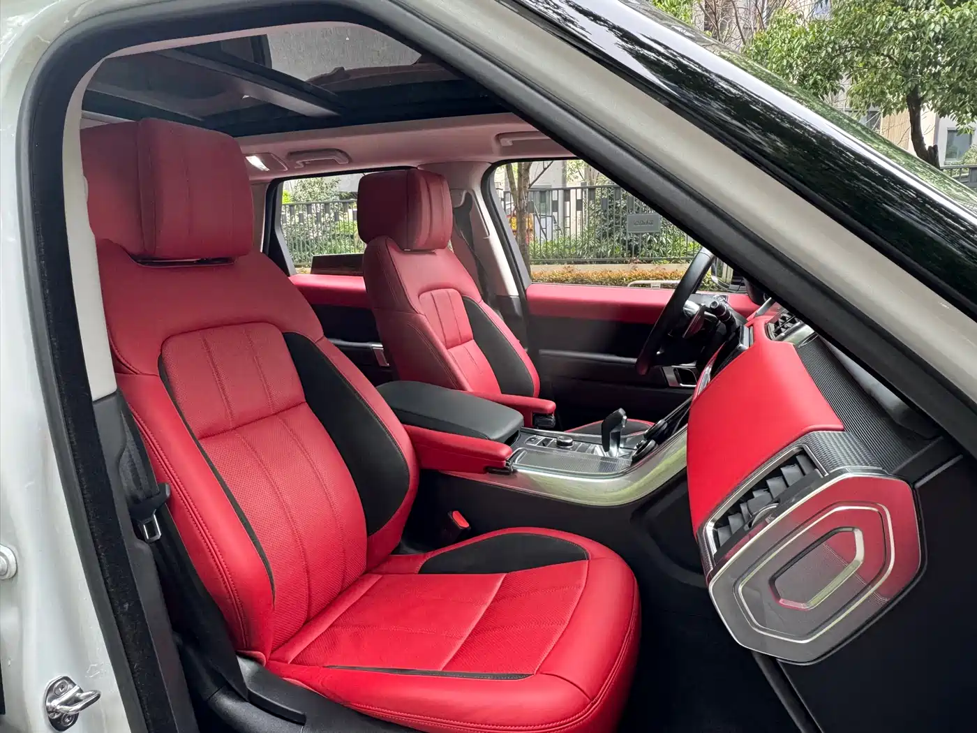 Land Rover Range Rover Sport 2021 3.0 L6 Gloss Black Edition фото 17