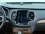 Photo 27 - Volvo XC90