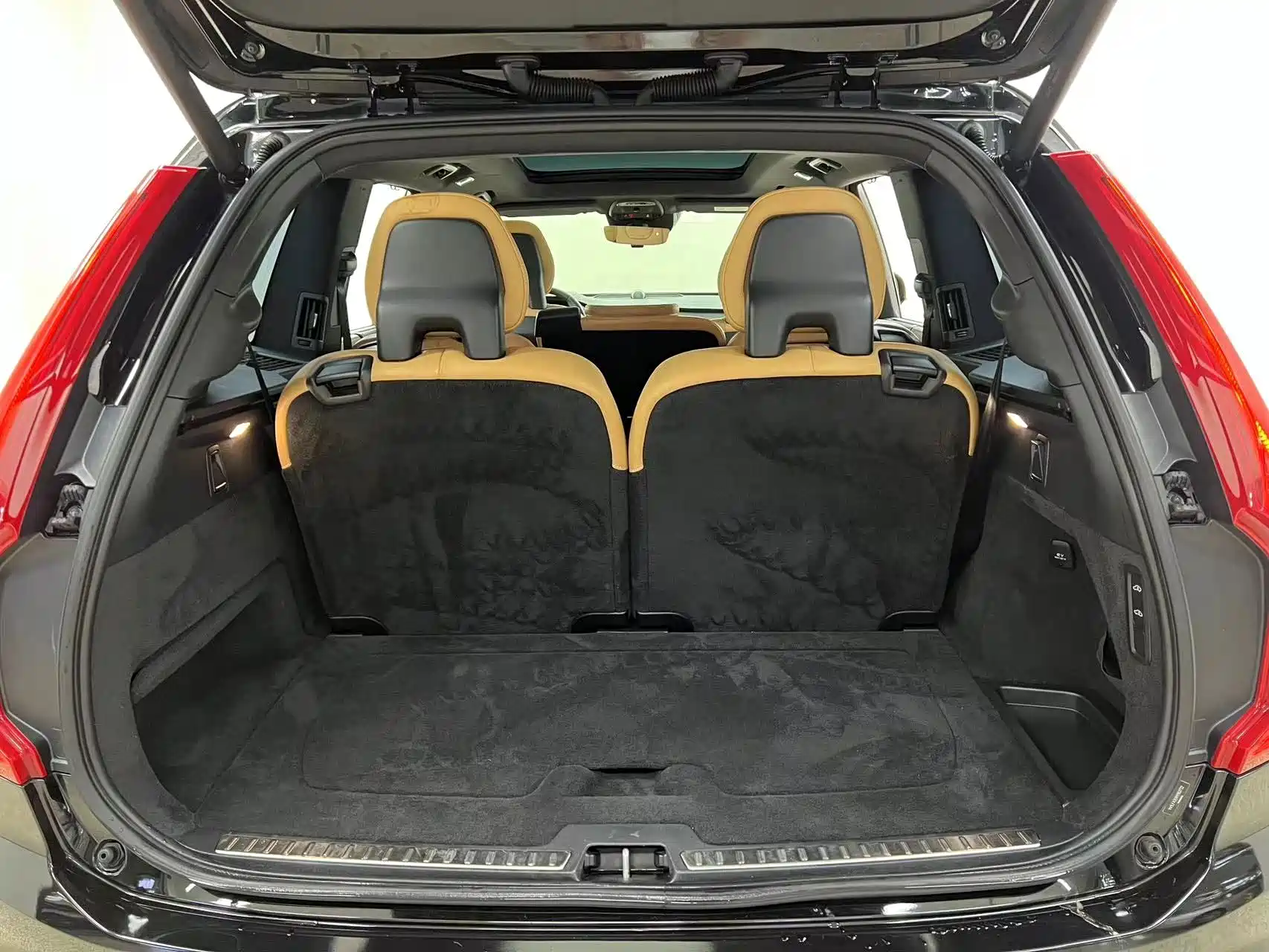 Photo 34 - Volvo XC90
