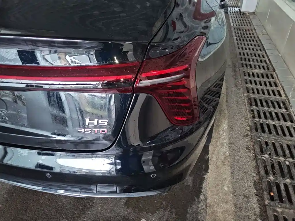 Hongqi H5 2026 2025 1.5T DCT Mystic Shadow 2 Million Edition