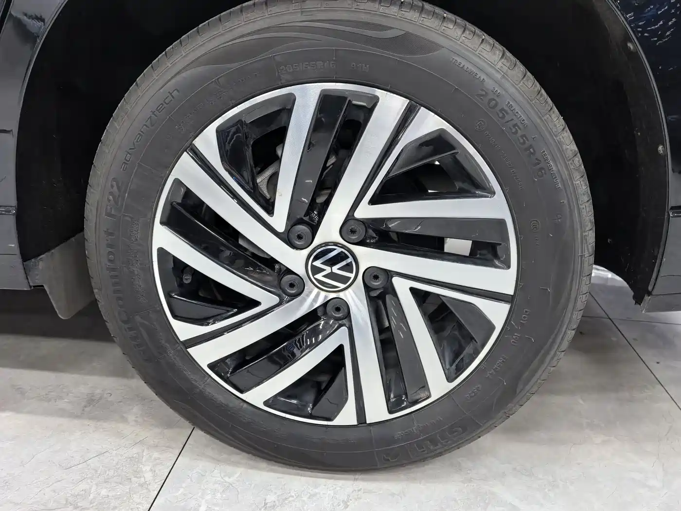 Volkswagen Lavida 2024 Model 300TSI DSG Starlight Leading Edition фото 13