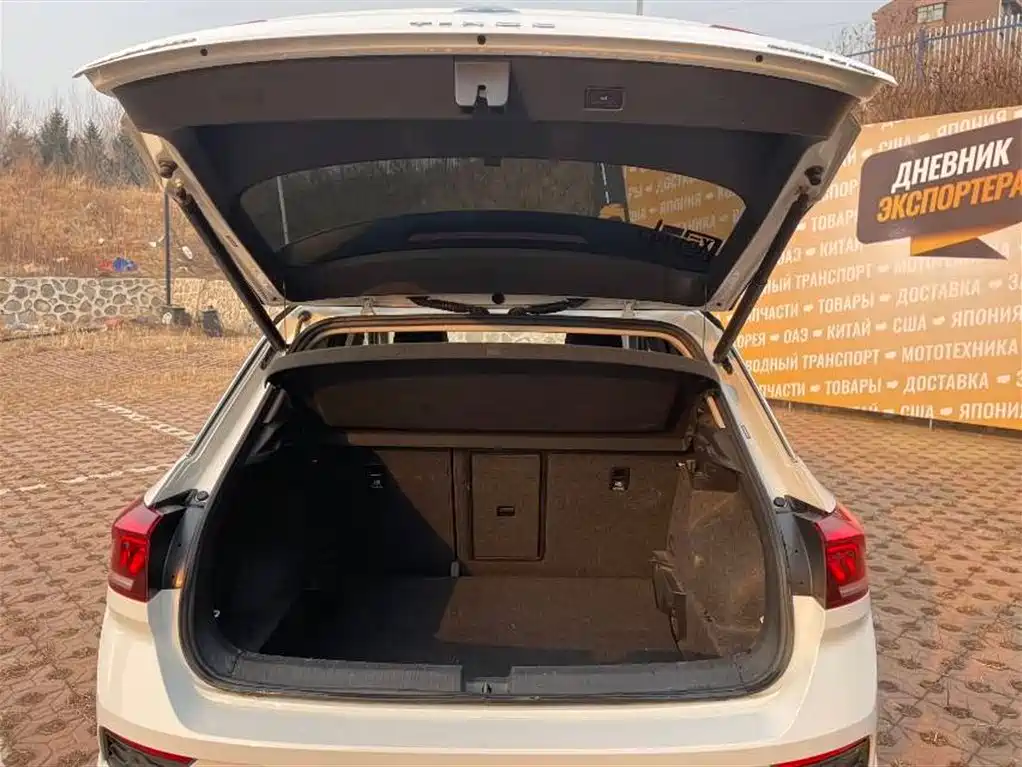 VOLKSWAGEN T ROC EXPLORING SONGS