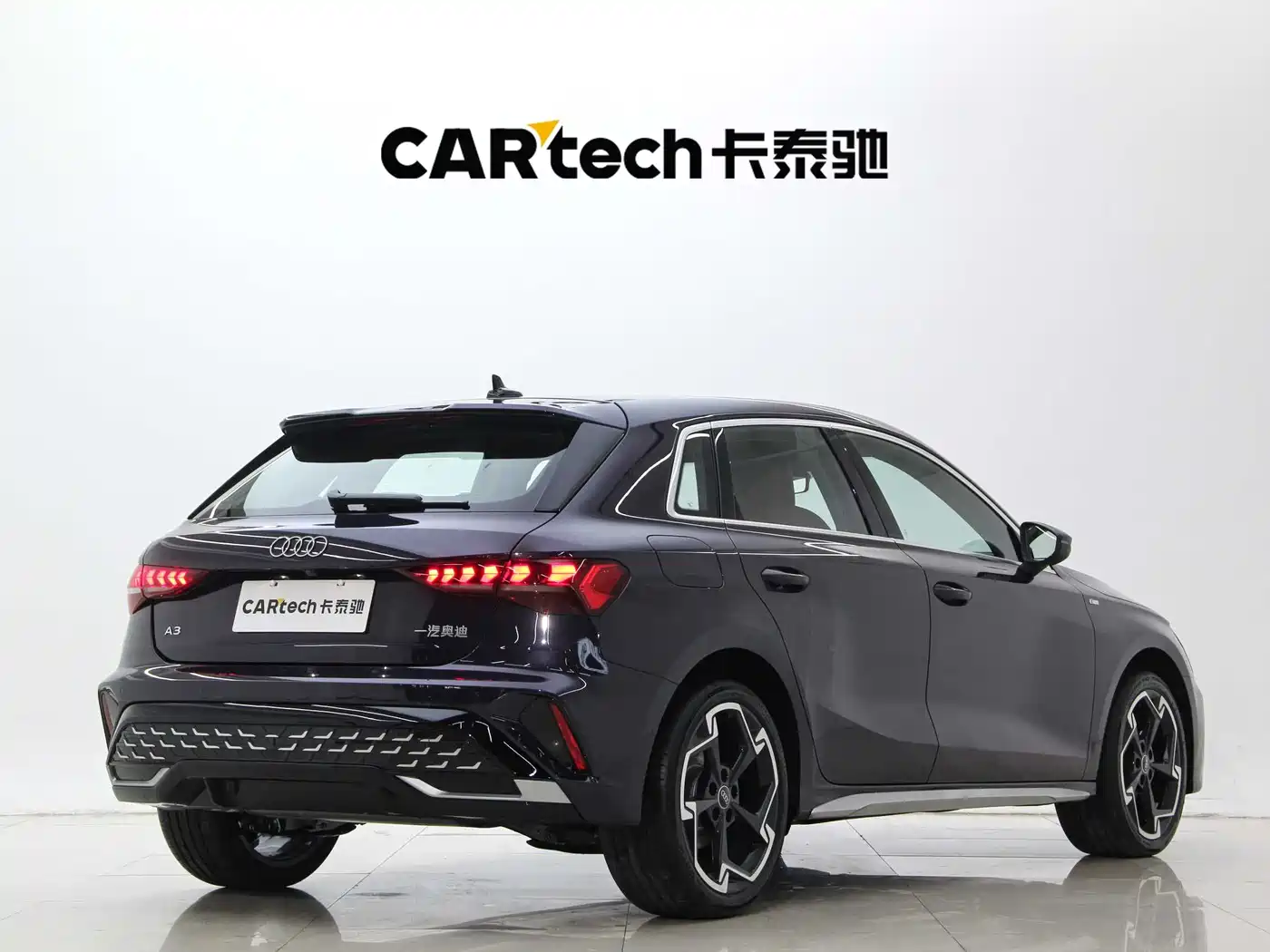 Audi A3 2025 Facelift Sportback 35TFSI Flying Spur Premium фото 5