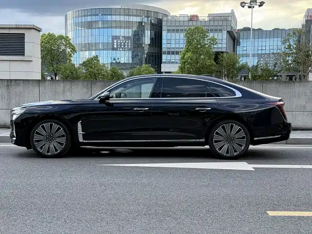 Hongqi H9 2025 Facelift 2.0T 2WD Flagship Premium Business Edition 5-seater — фото 3