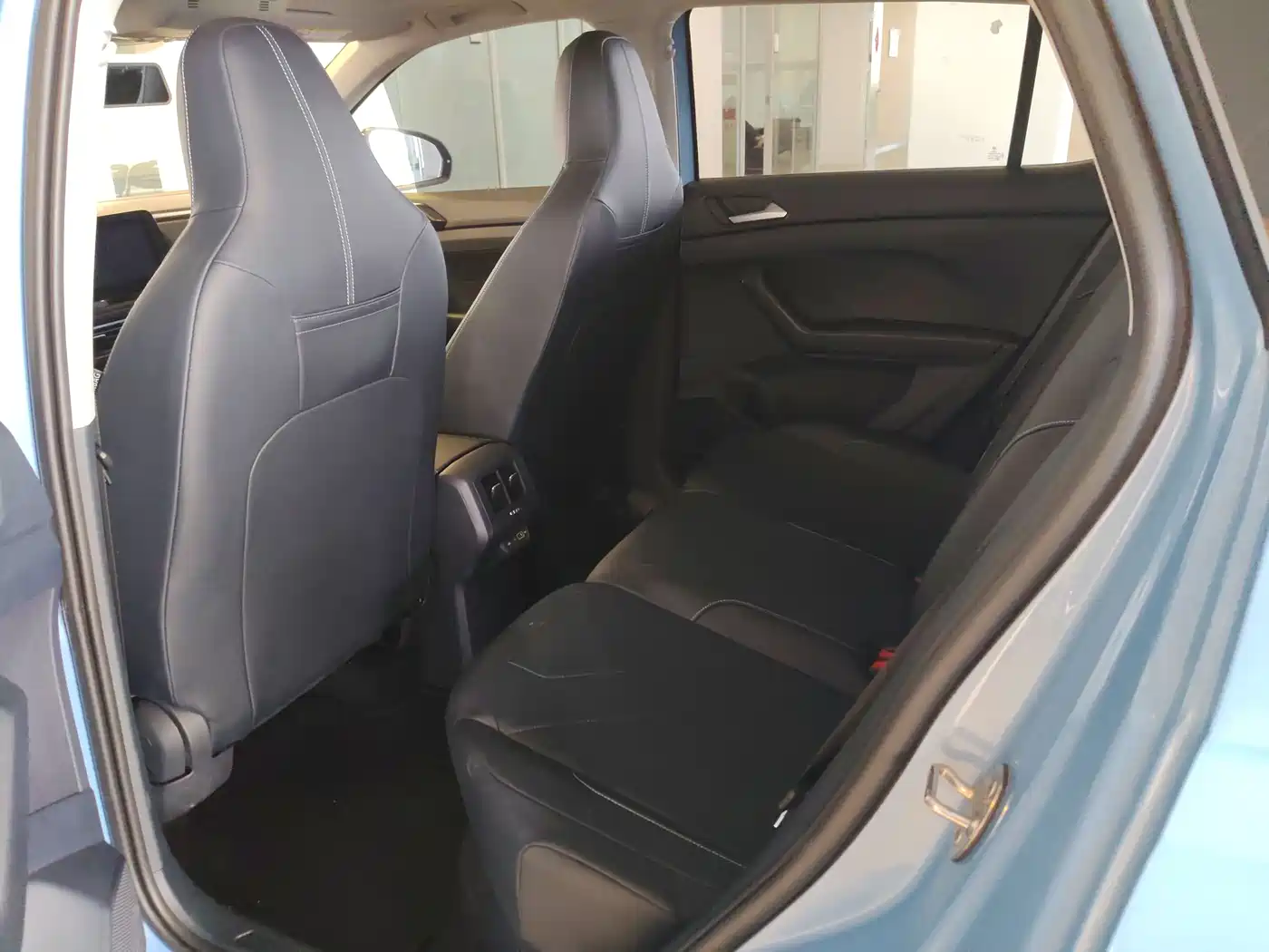 Volkswagen Tharu 2025 New Edge 300TSI Enjoyment Edition фото 23