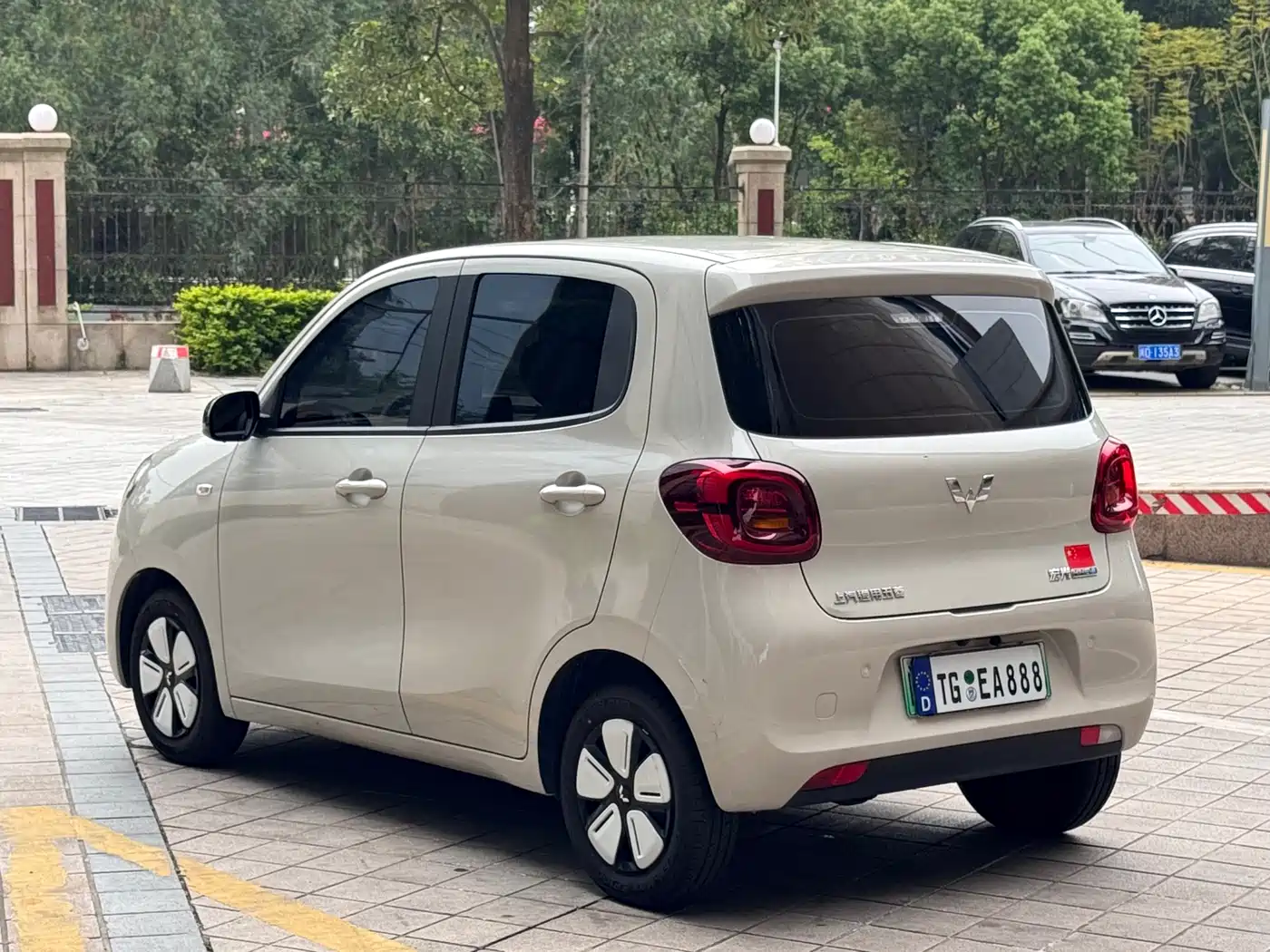 WULING AUTOMOBILE HONGGUANG MINIEV