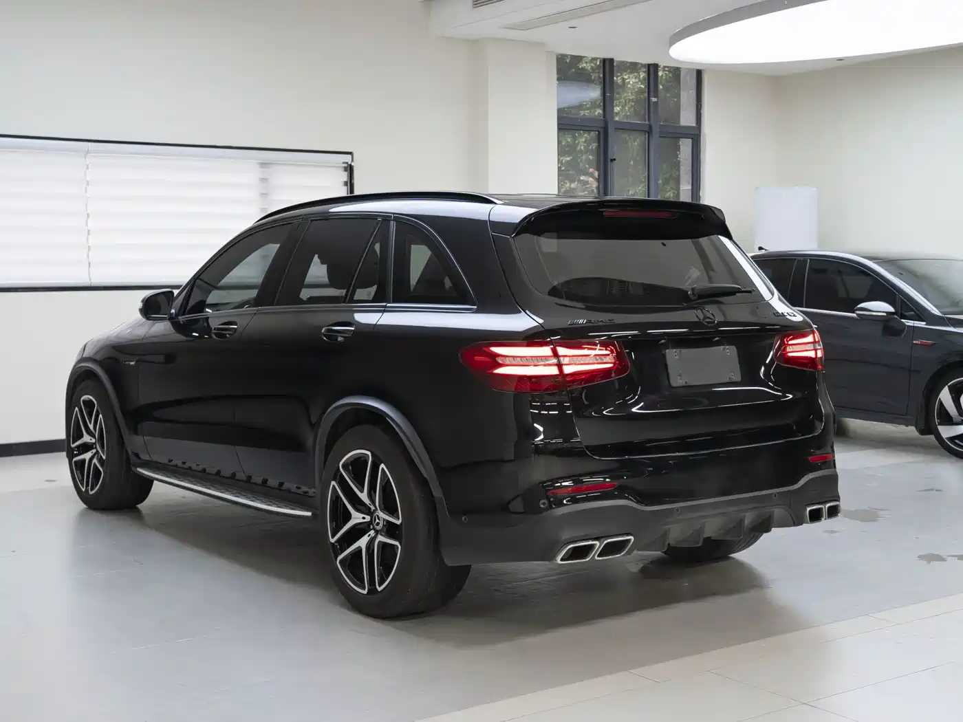 Mercedes-Benz GLC AMG 2018 AMG GLC 63 4MATIC+ фото 16