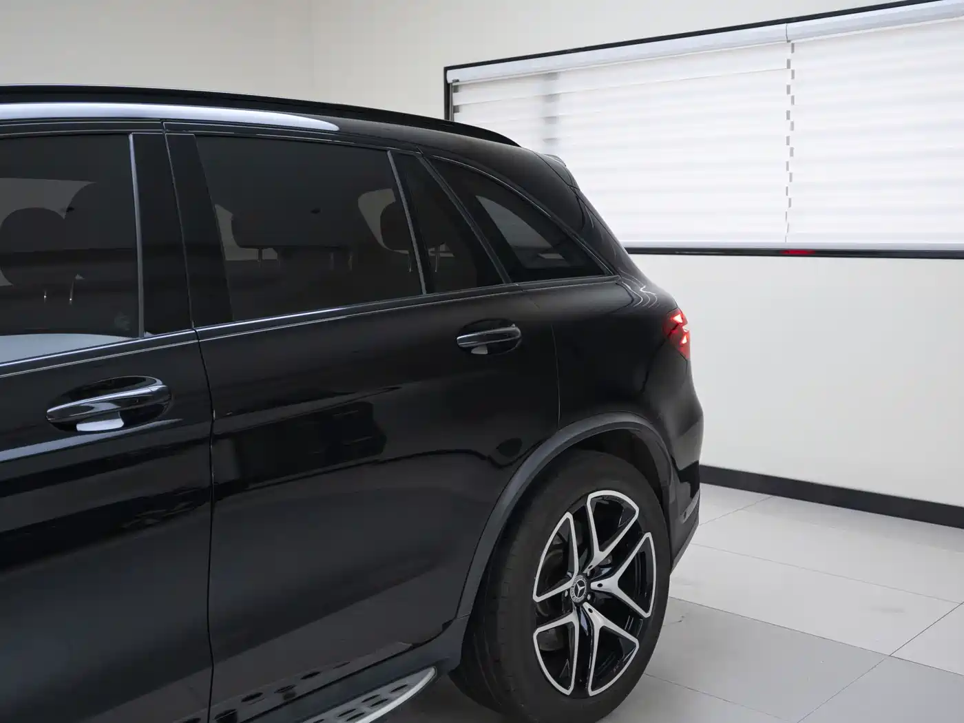 Mercedes-Benz GLC AMG 2018 AMG GLC 63 4MATIC+ фото 15