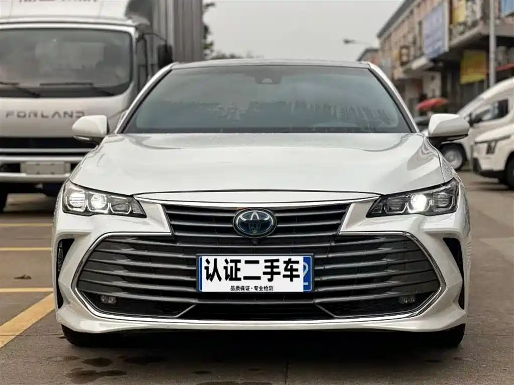 Toyota Avalon 2019 Hybrid 2.5L XLE Premium Edition China VI фото 2