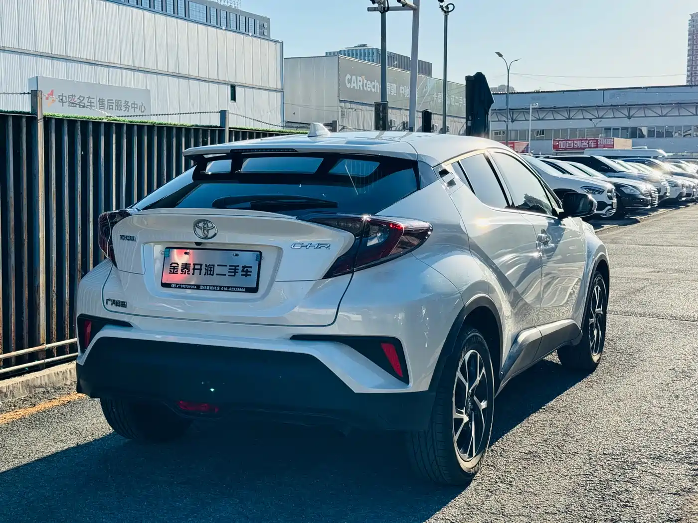 Toyota C-HR 2021 2.0L Luxury Edition фото 11