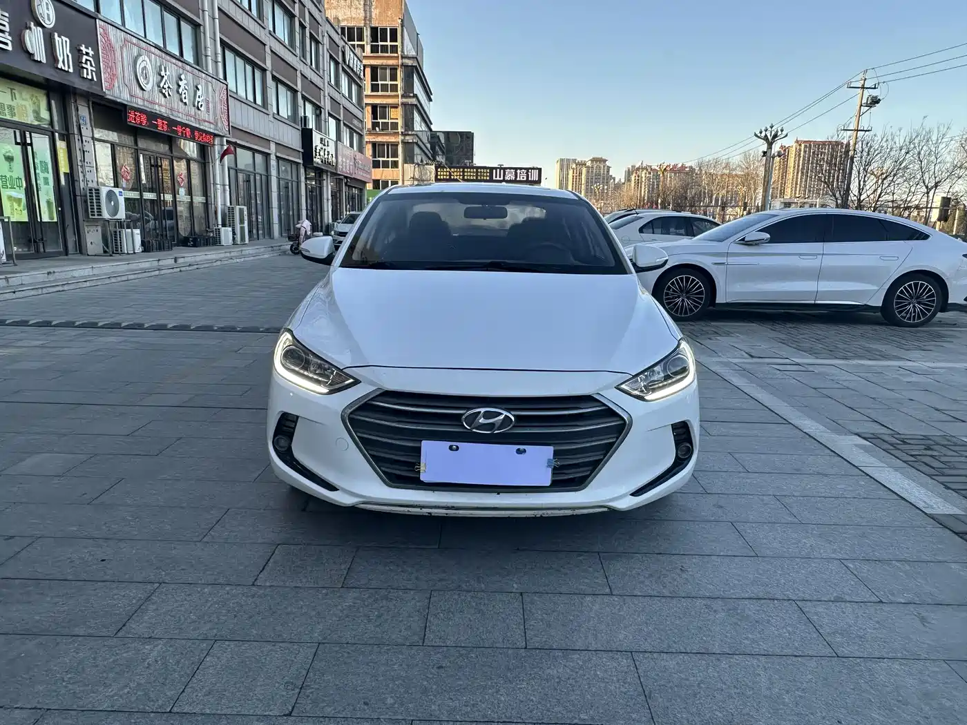 Hyundai Elantra 2016 Model 1.6L Automatic Smart Elite фото 2