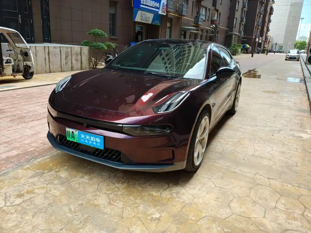 ZEEKR 001