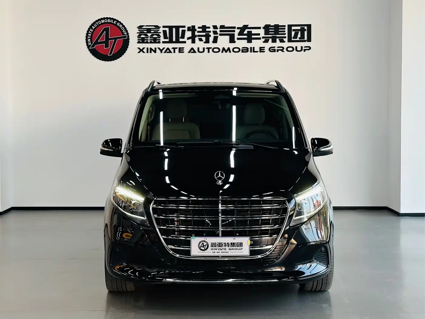 Mercedes-Benz V-Class 2024 V 300 L Long Wheelbase Luxury Edition фото 3