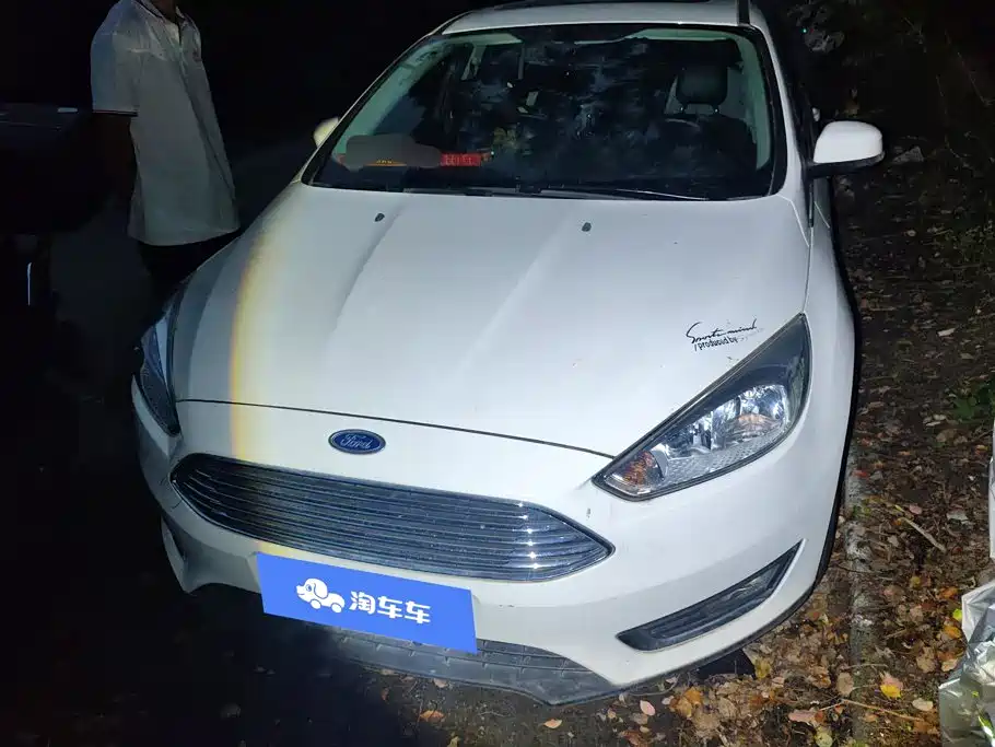 Фото 2 - Ford Focus