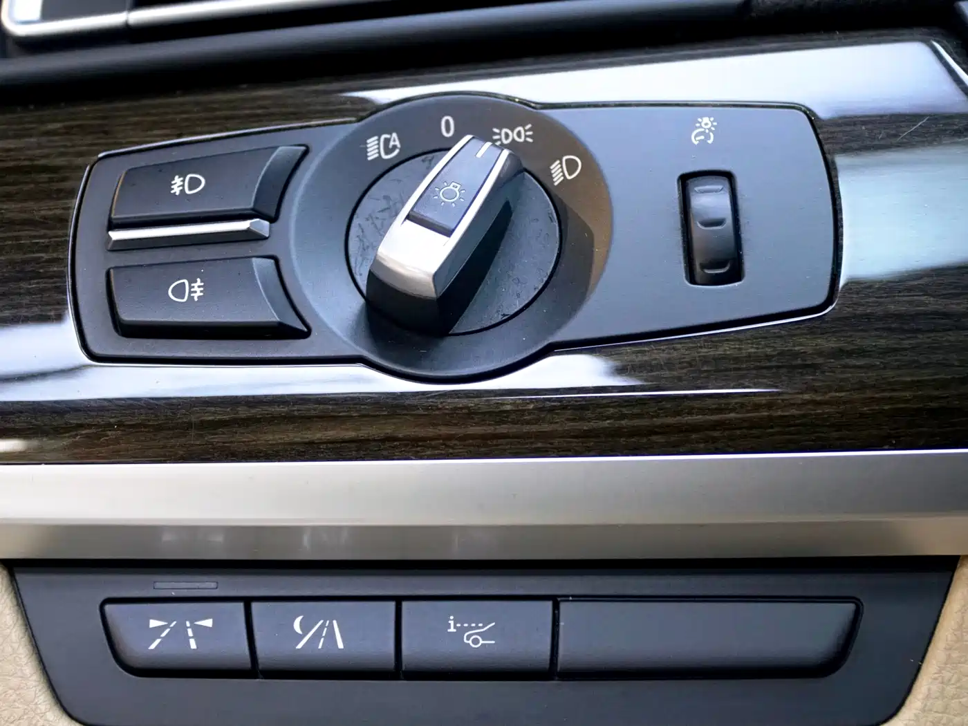 BMW 7 Series 2010 4.4T Hybrid фото 17