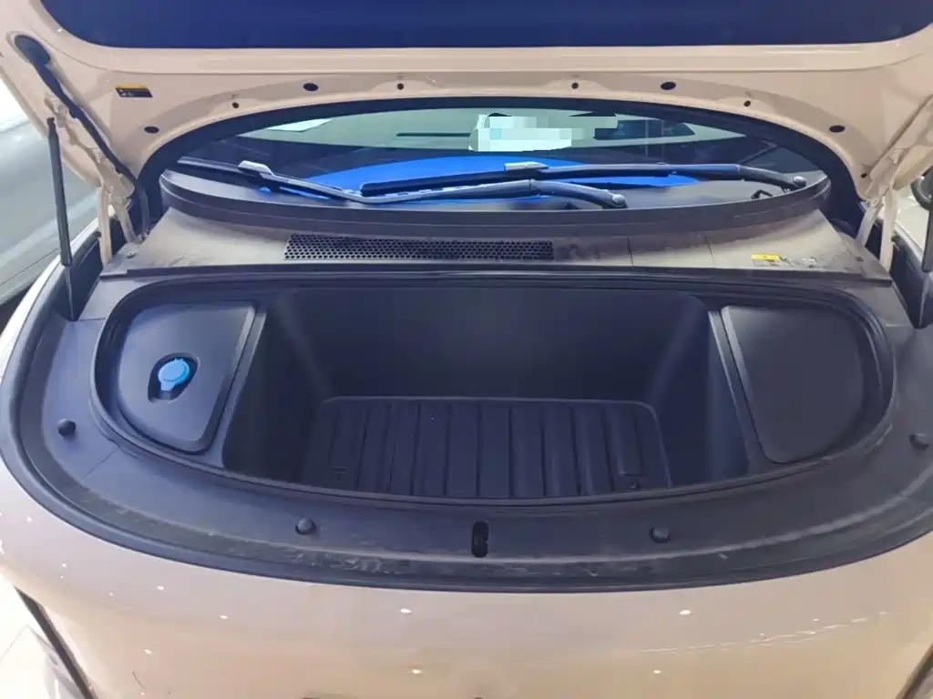 Li Auto i6 2025 2025 2WD Base Model