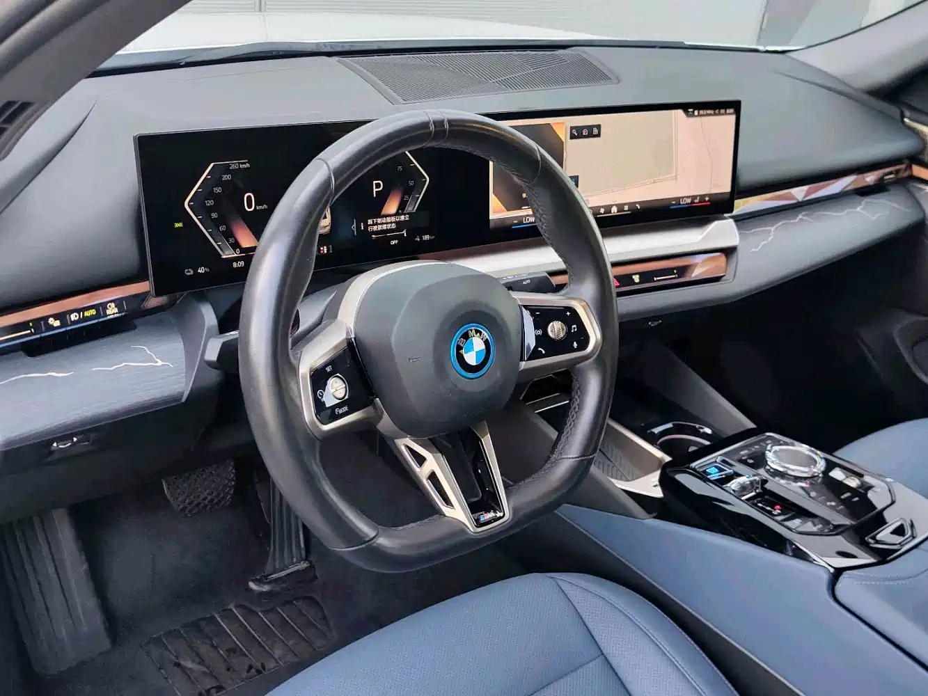 Photo 14 - BMW i5