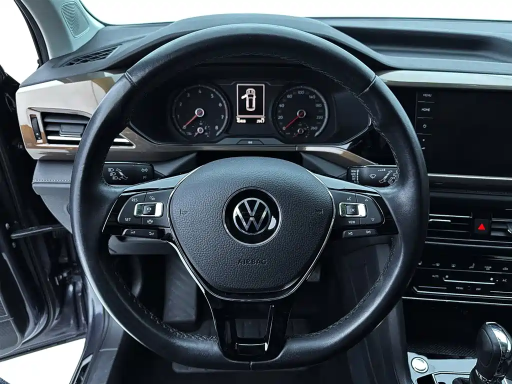 VOLKSWAGEN TUYUE