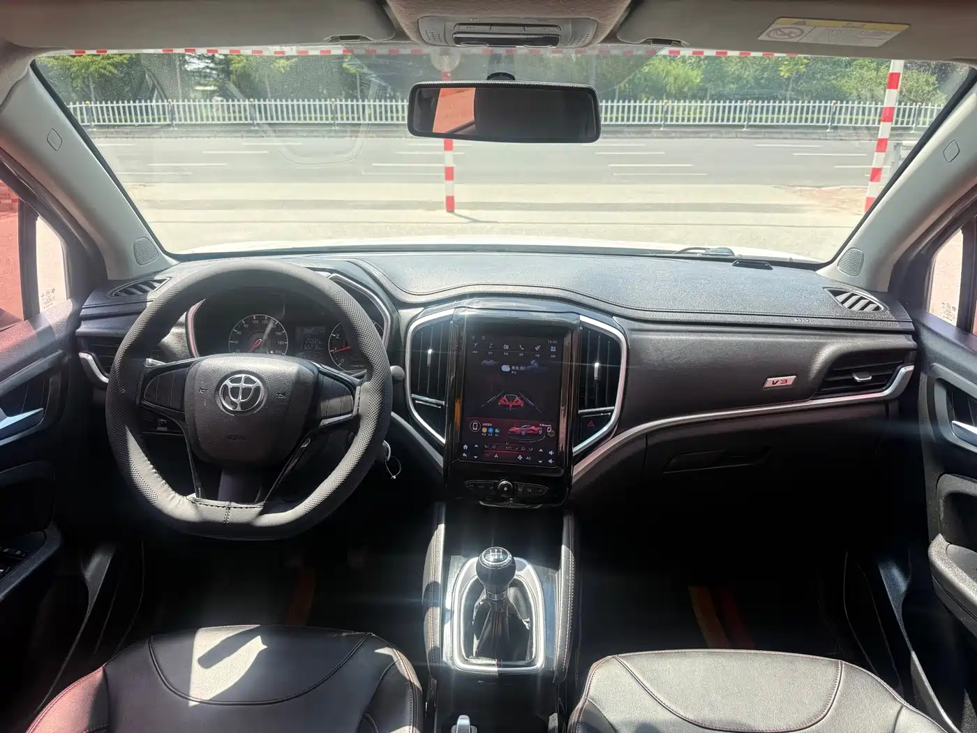 Фото 9 - Zhonghua V3
