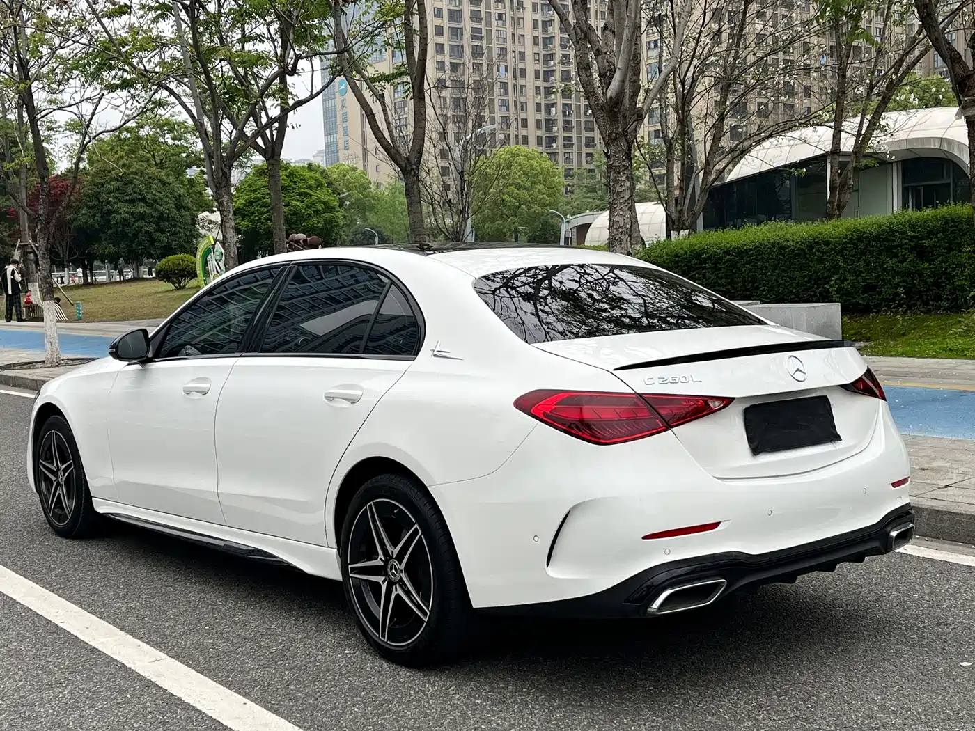 Mercedes-Benz C-Class 2024 C 260 L Night Edition Sport фото 15