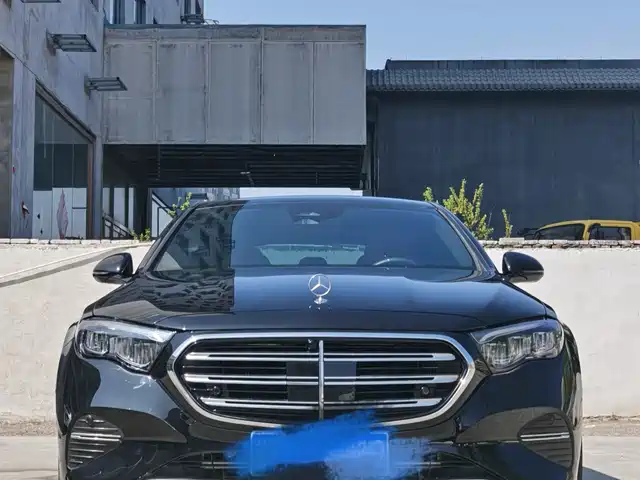 MERCEDES-BENZ E CLASS