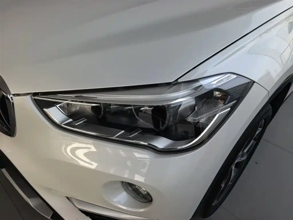 BMW X1 2018 sDrive18Li Premium Model фото 24
