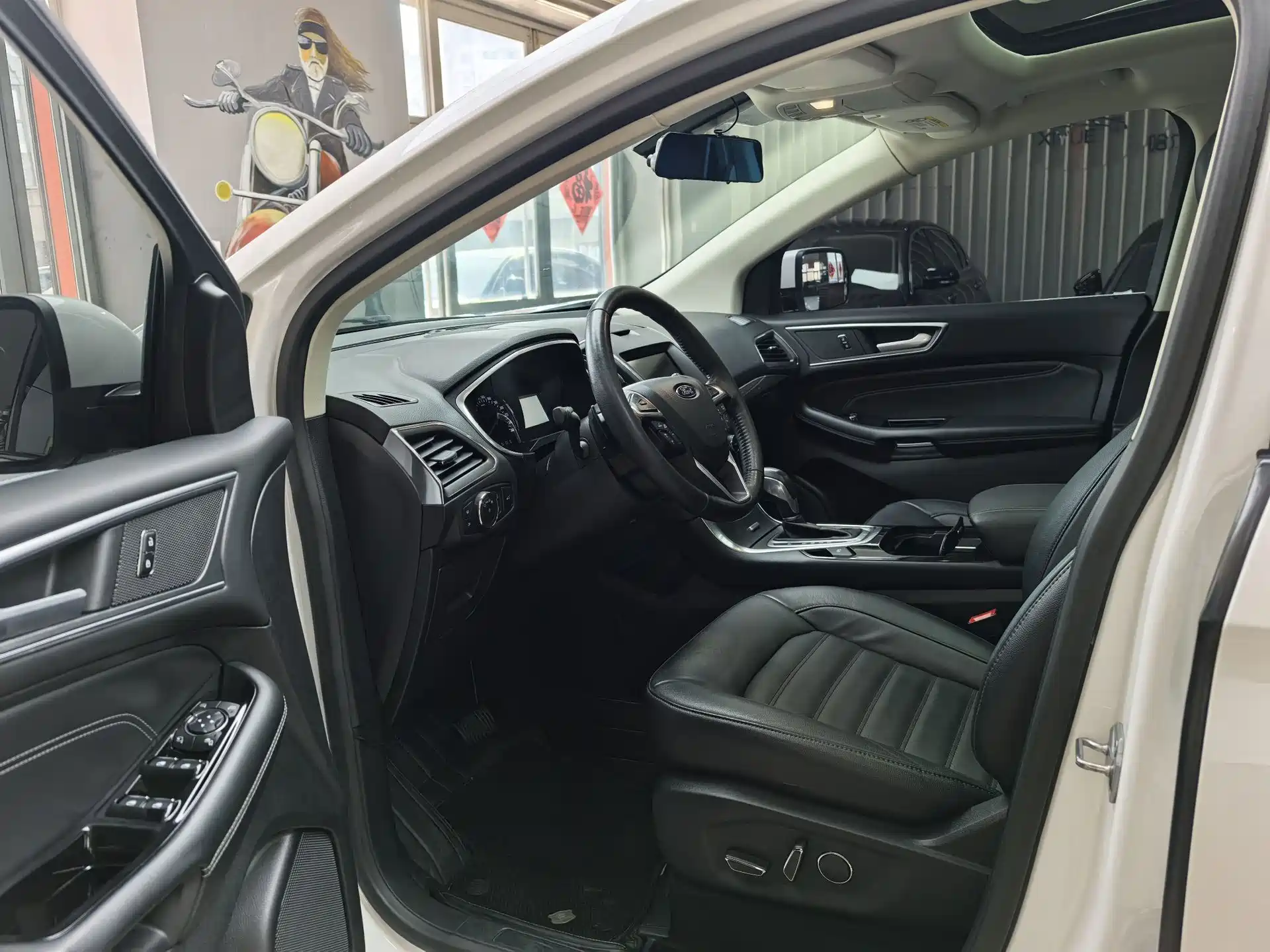 Фото 8 - Ford Edge
