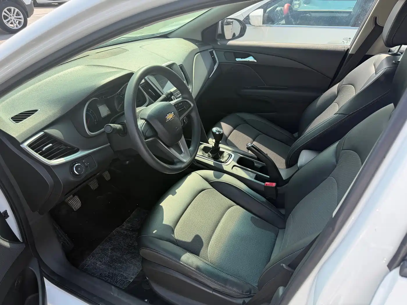 Chevrolet Cavalier 2019 320 Manual Joy Edition фото 6