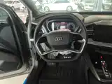 Photo 11 - Audi Q4 e-tron