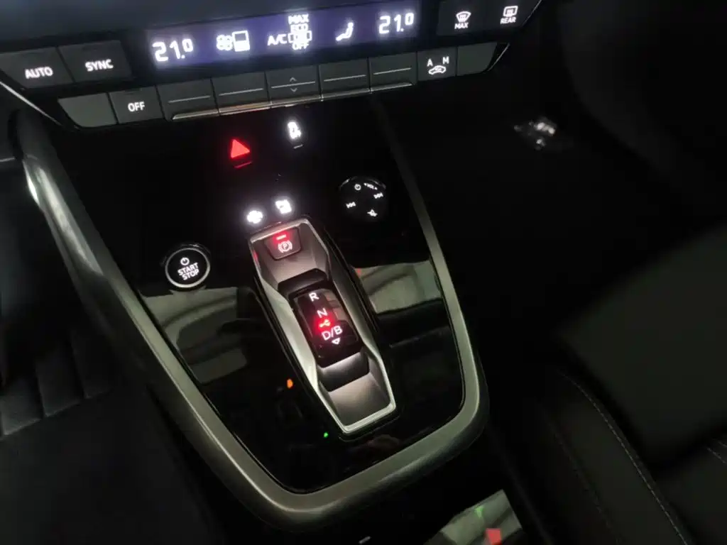 Photo 14 - Audi Q4 e-tron