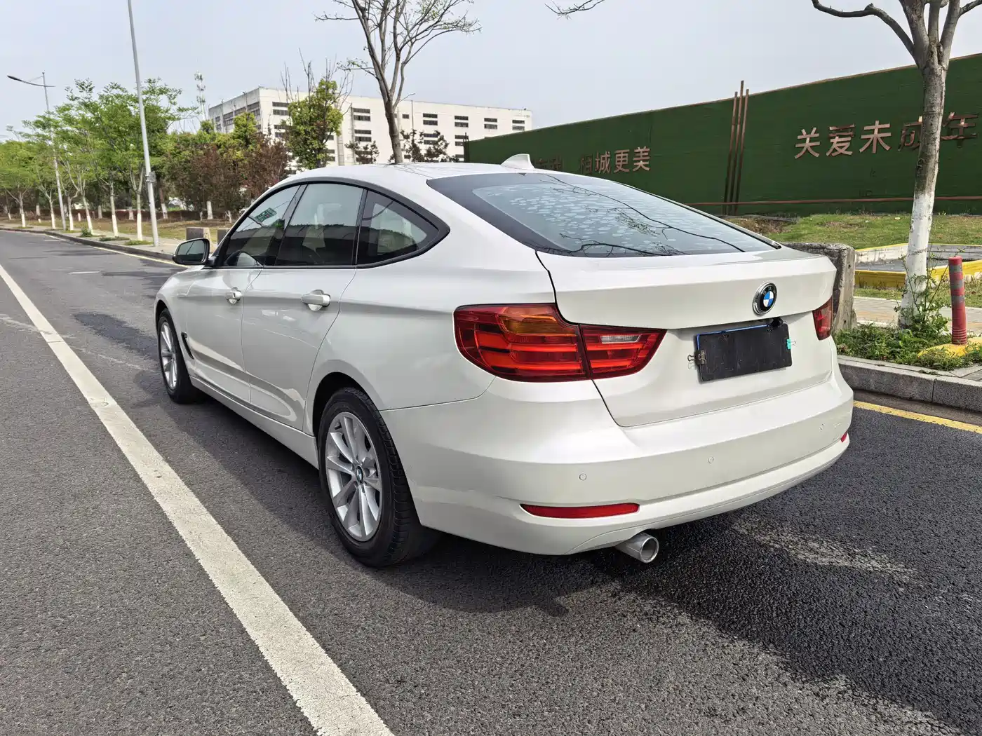 BMW 3 Series GT 2014 320i Leading Edition фото 17