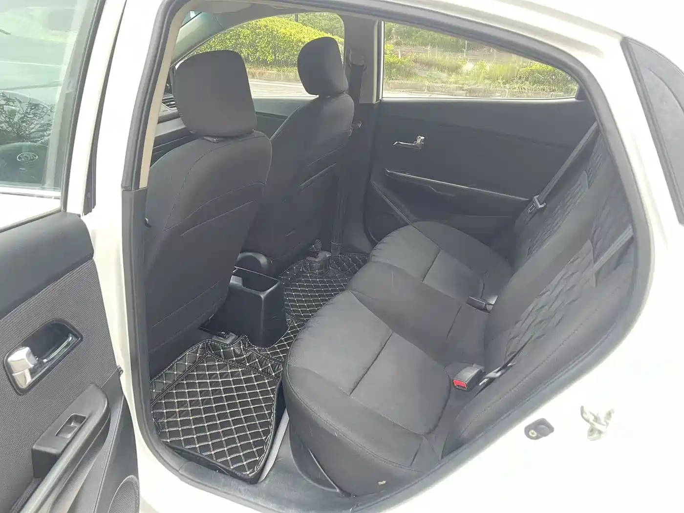 Kia K2 2012 Sedan 1.4L MT GL Commemorative Edition фото 8