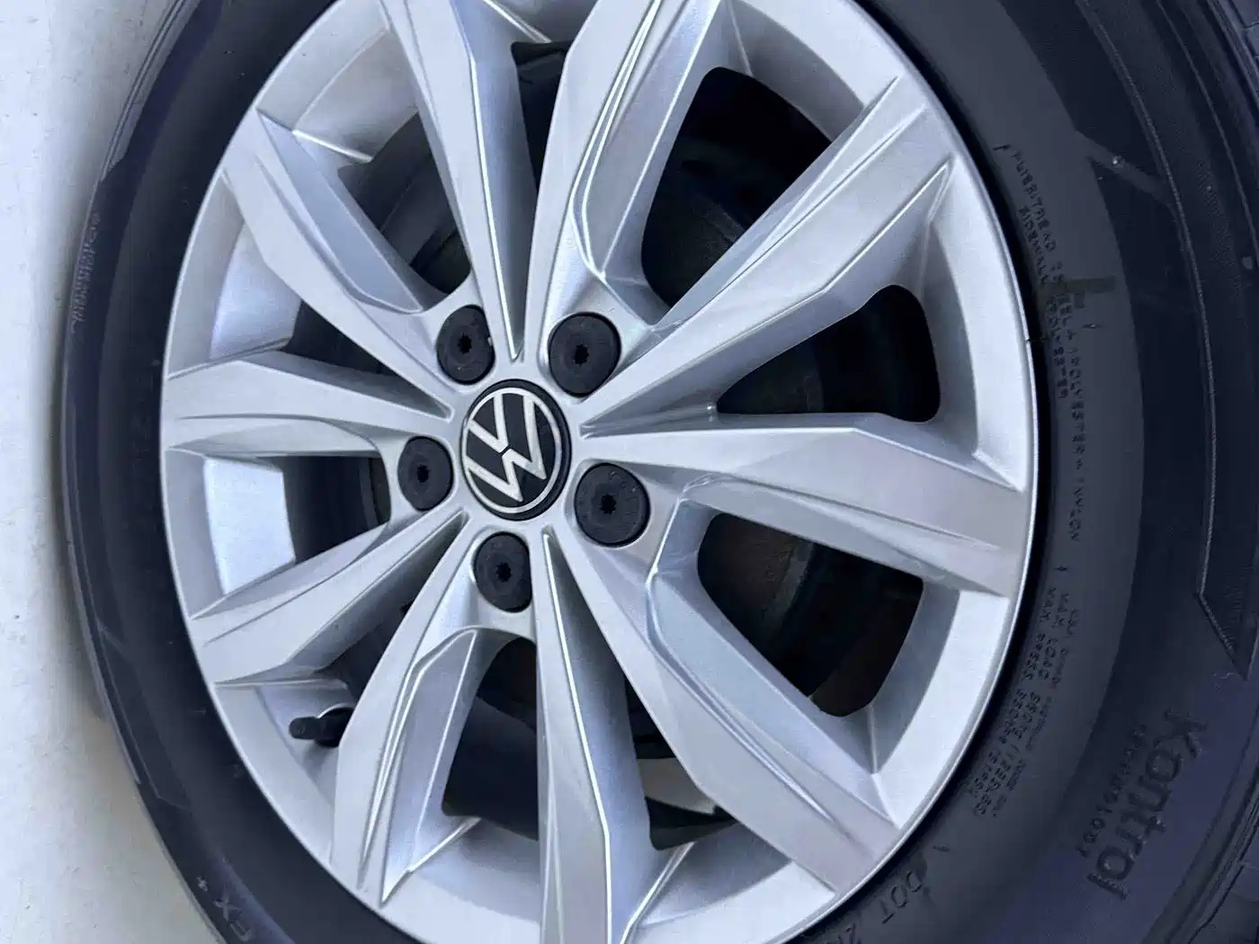 Volkswagen Polo 2024 2023 Facelift Plus 1.5L Auto Chroma Tech Edition