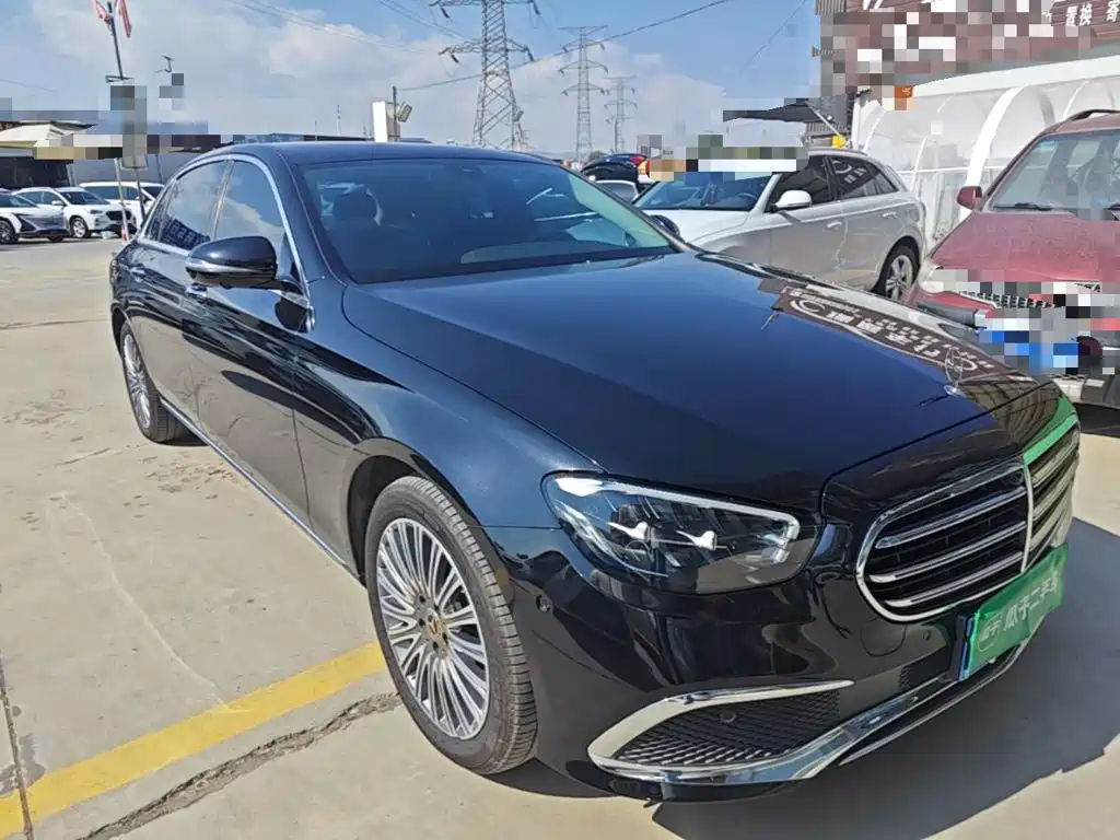 Photo 4 - Mercedes-Benz E-Class