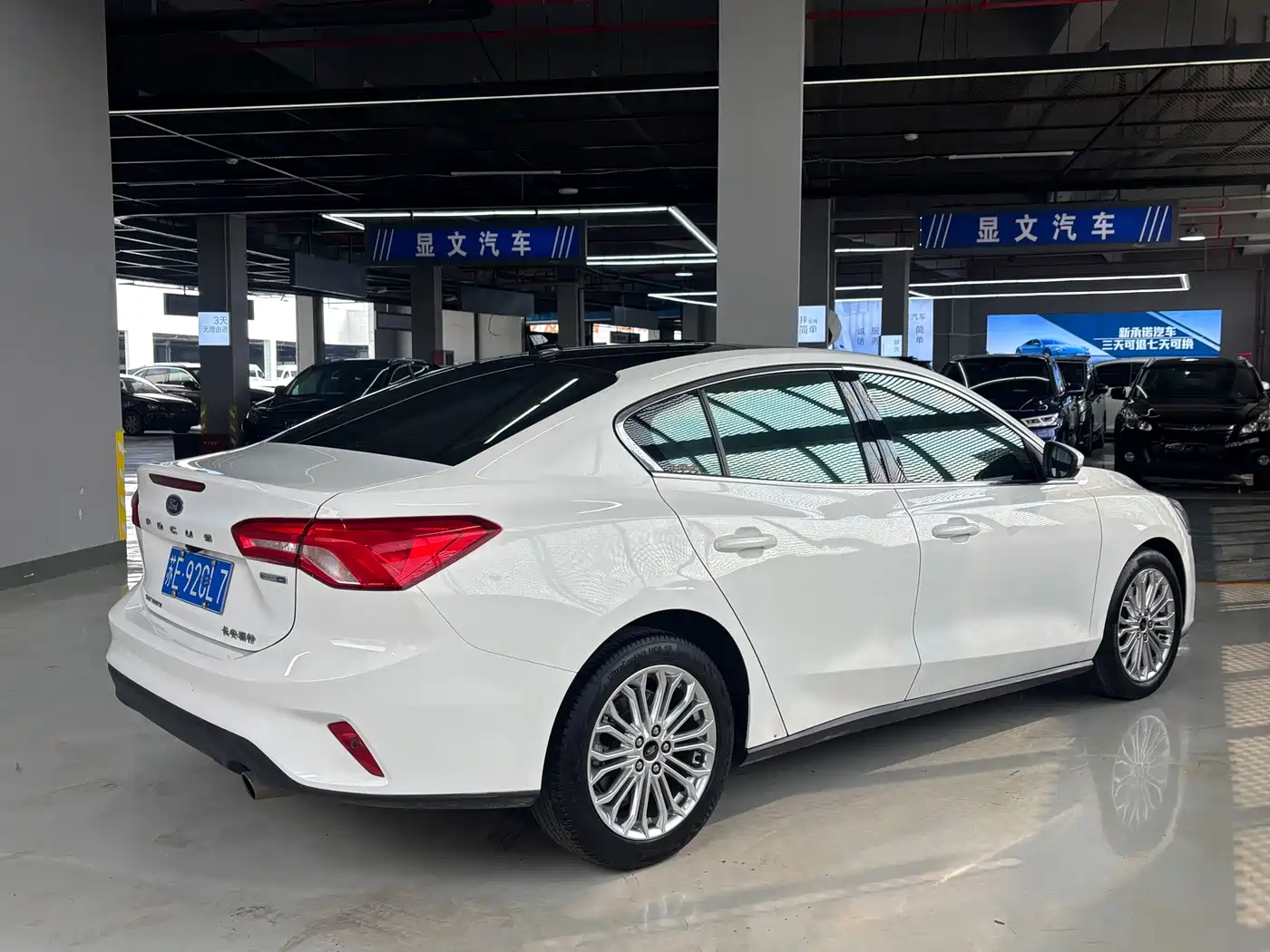Ford Focus 2018 2019 Sedan EcoBoost 180 Automatic Sharp