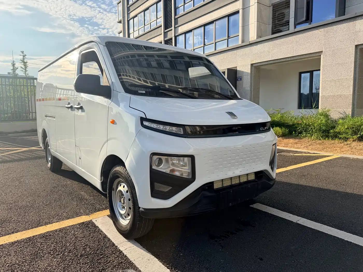 Yuan Cheng FarStar V 2022 2022 Xingxiang V6E Premium Long Wheelbase Gotion 38.7kWh