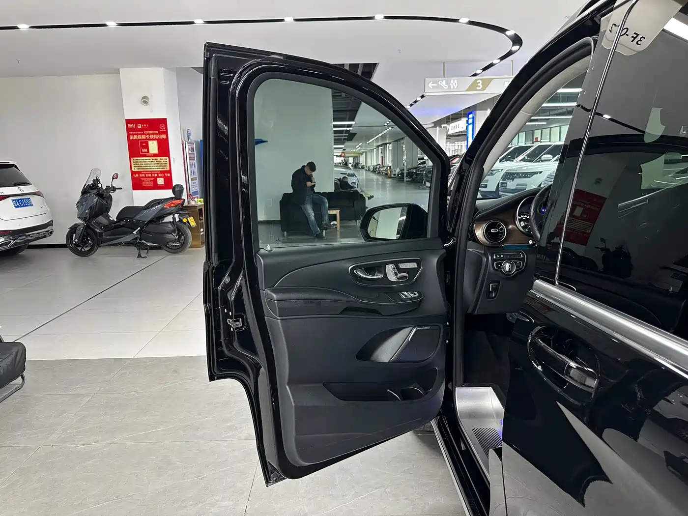 MERCEDES-BENZ V CLASS