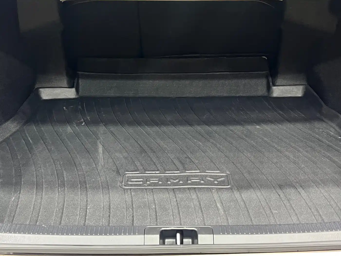 Toyota Camry 2023 2.0G Luxury Edition фото 33