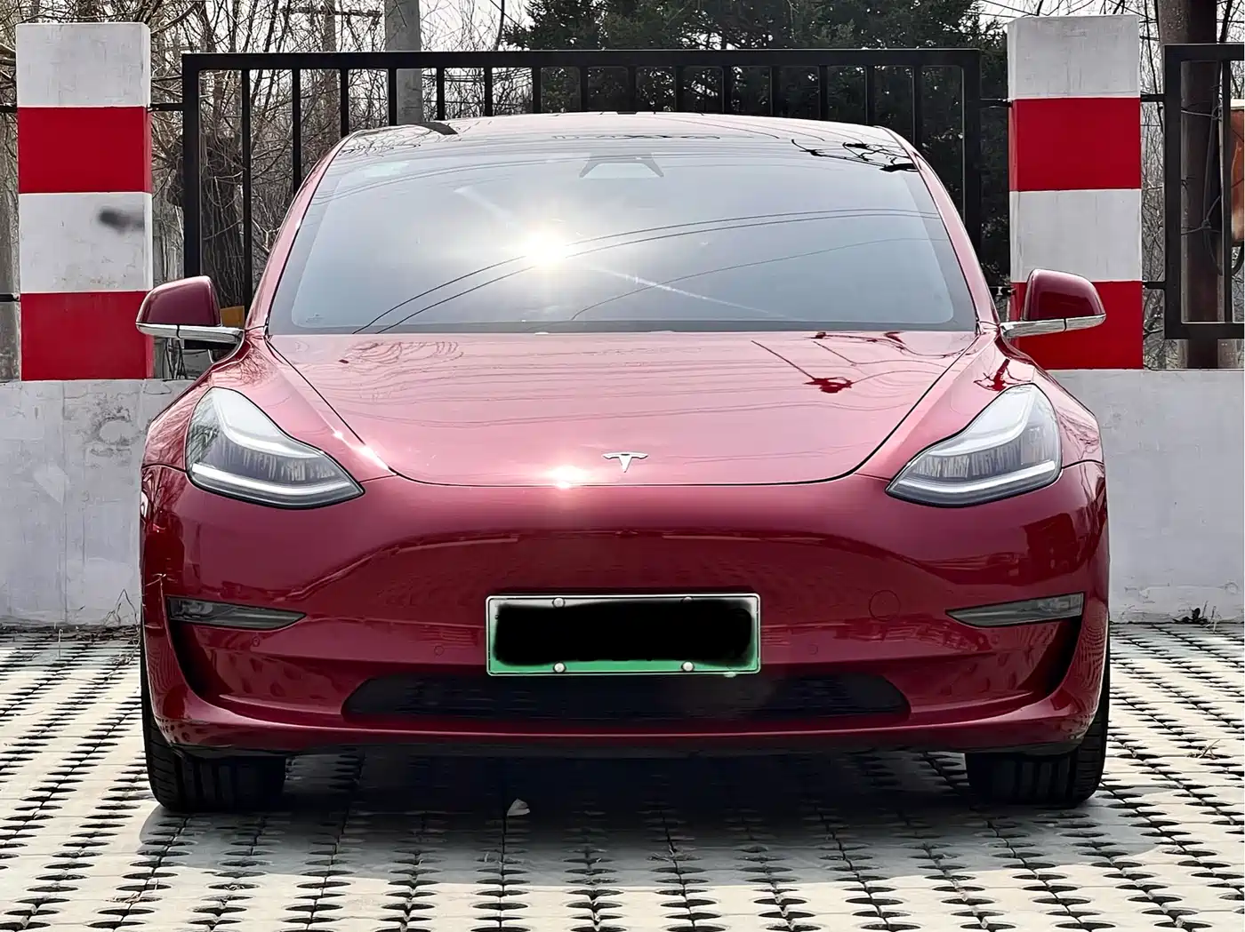 TESLA MODEL 3