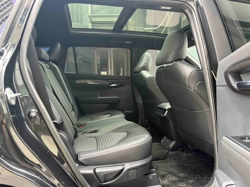 Toyota Crown Kluger 2022 2.0T 4WD Sporty Edition фото 23